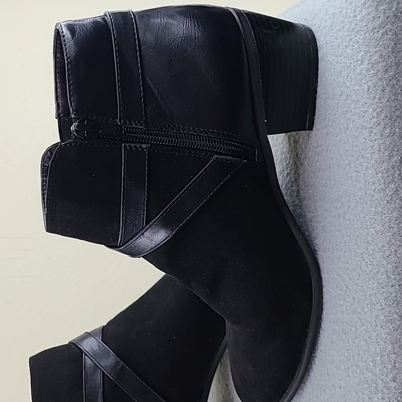 KAREN SCOTT Black Strap Detail Ankle Boots - Size 9.5M - Picture 5 of 12